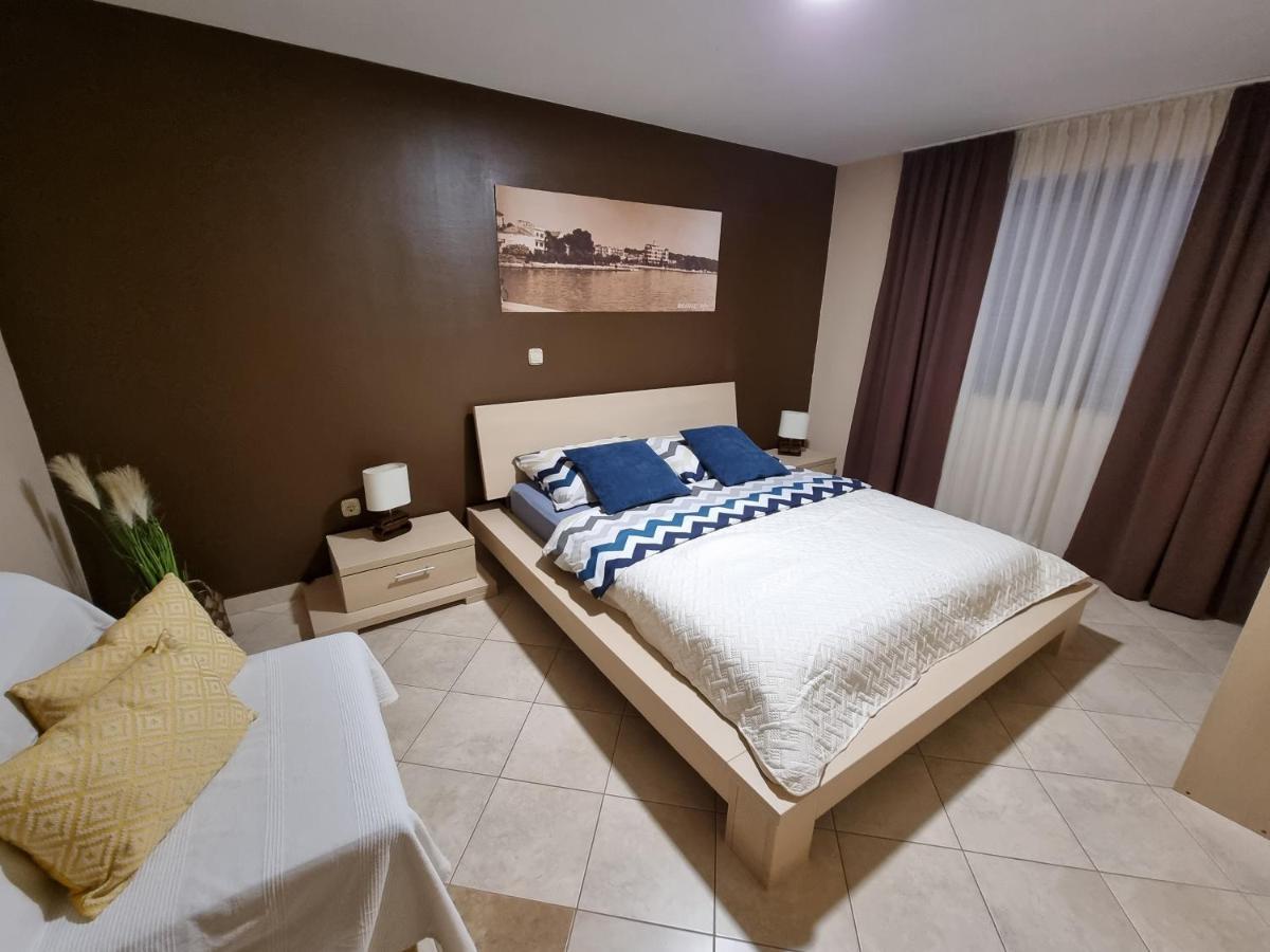 M&M Apartments Biograd Na Moru Exterior photo